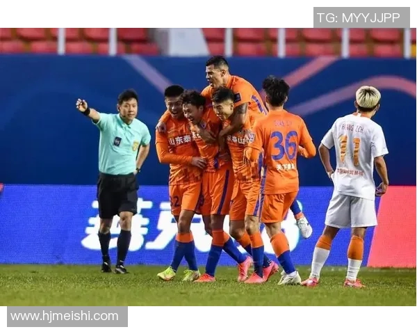 深入探讨足球明星背后的故事与梦想的采访问题设计 深入探讨足球明星背后的故事与梦想的采访问题设计