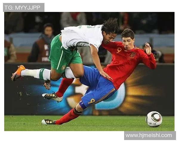 摄影师镜头下的足球明星瞬间展现运动之美与激情的完美结合 摄影师镜头下的足球明星瞬间展现运动之美与激情的完美结合